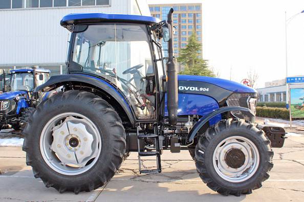 Трактор LOVOL TD 904-III продажа в СПб Трактор LOVOL TD 904-III продажа в СПб
